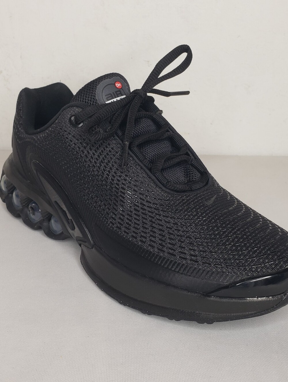 Nike ONE RIGHT SHOE ONLY Kids Black Mesh Air-Cushion Sneakers REPLACEMENT
